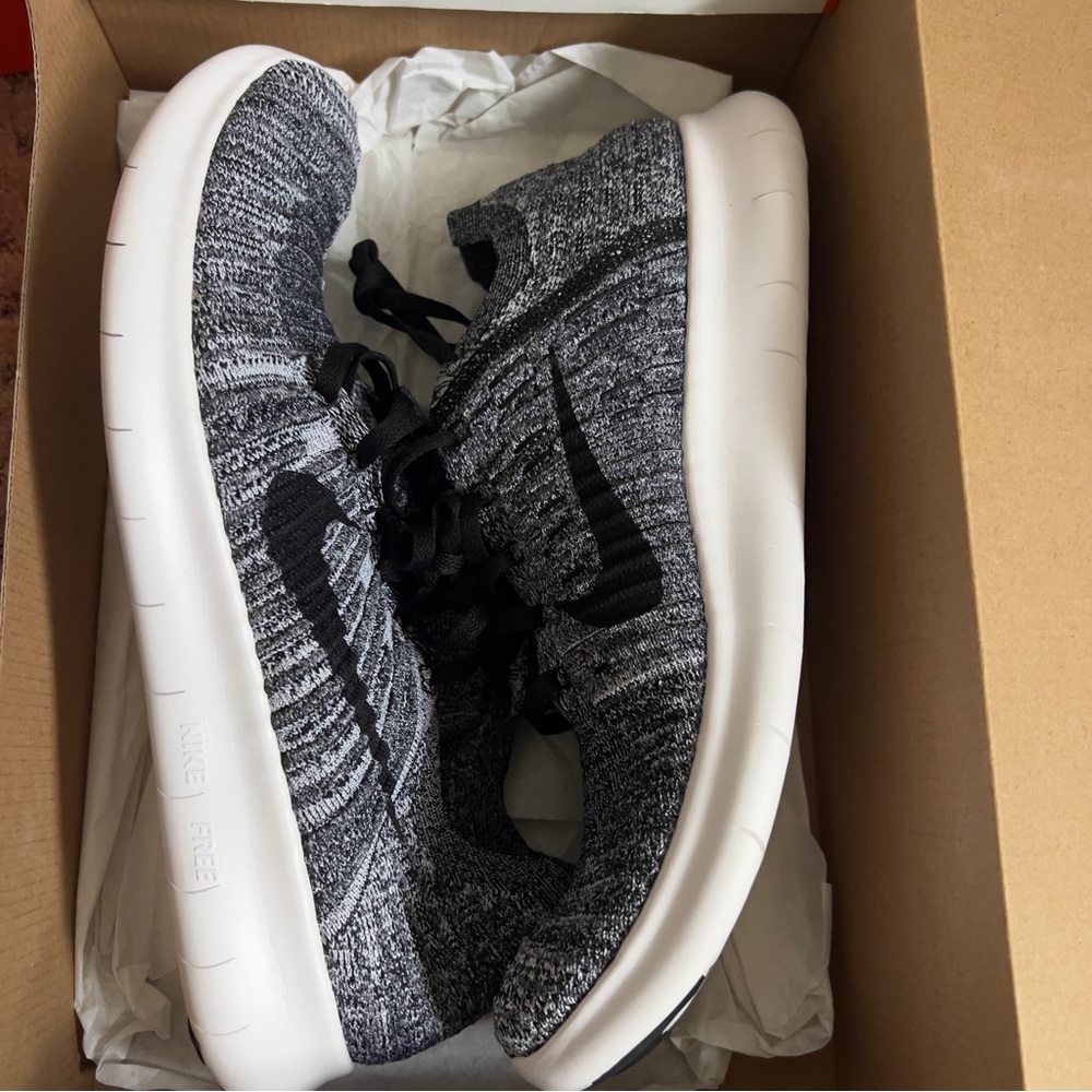 New Nike Free RN Flyknit